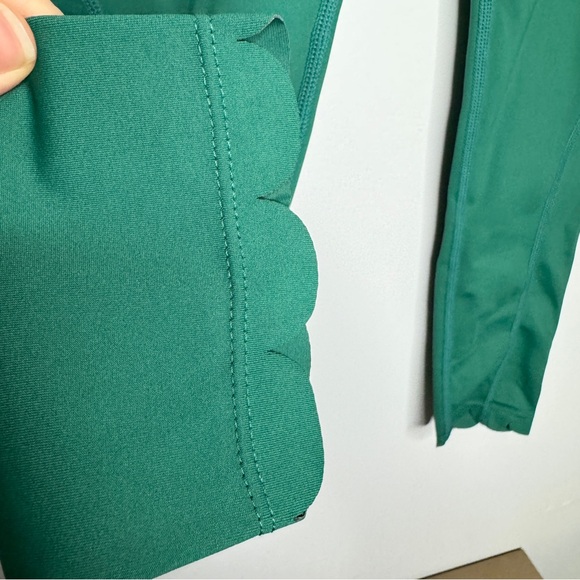 Peloton Emerald Green Scallop Leggings Activewear Large - Picture 6 of 8